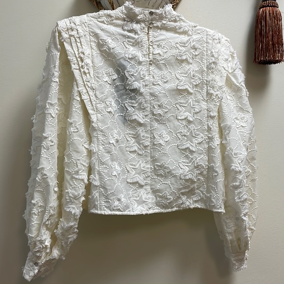 New Women’s Farm Rio Ivory 3D Stars Blouse For Anthropologie!!🔥🔥🔥 - Picture 10 of 16